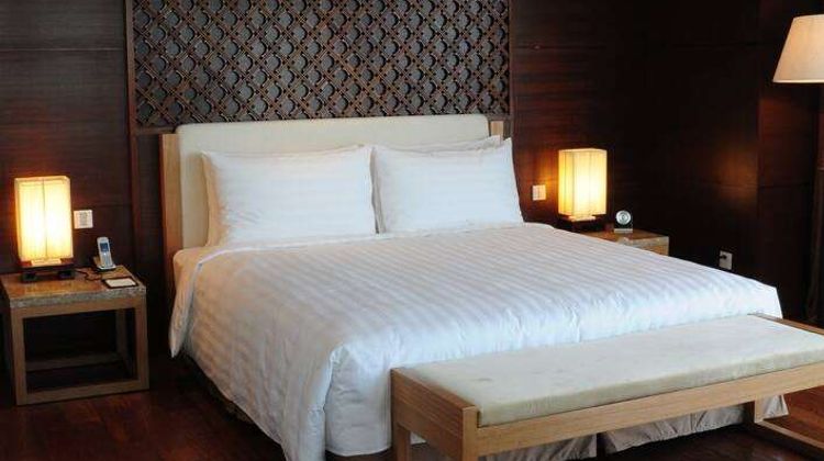 Howard Johnson Huaihai Hotel Shanghai Room