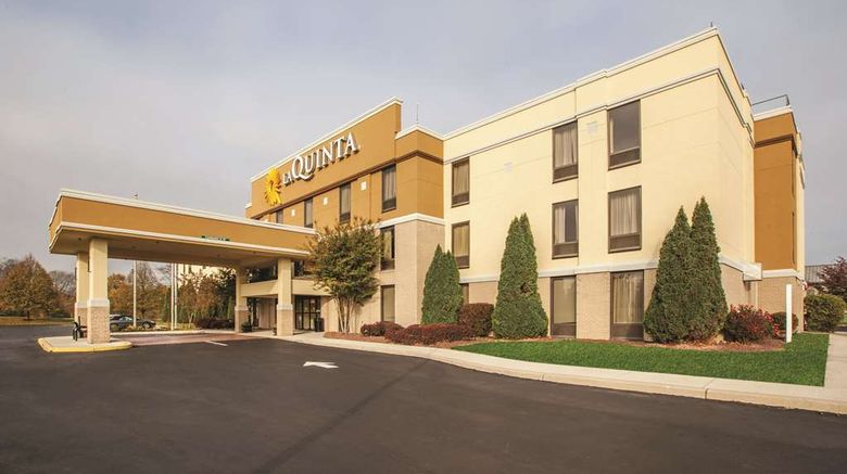 <b>La Quinta Inn & Suites Mechanicsburg Exterior</b>. Images powered by <a href="https://iceportal.shijigroup.com/" title="IcePortal" target="_blank">IcePortal</a>.