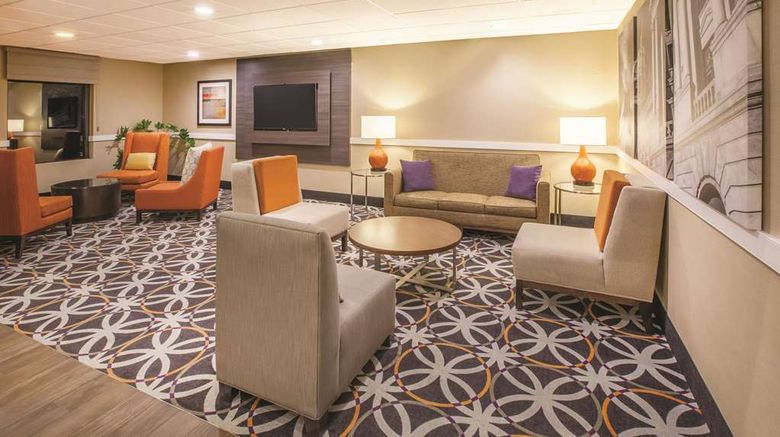 <b>La Quinta Inn & Suites Mechanicsburg Lobby</b>. Images powered by <a href="https://iceportal.shijigroup.com/" title="IcePortal" target="_blank">IcePortal</a>.