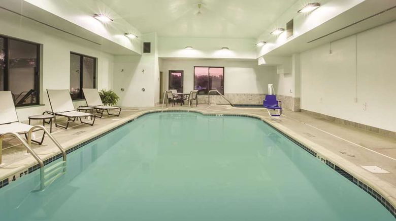 <b>La Quinta Inn & Suites Mechanicsburg Pool</b>. Images powered by <a href="https://iceportal.shijigroup.com/" title="IcePortal" target="_blank">IcePortal</a>.