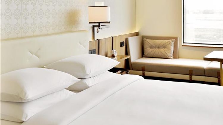 Andaz Delhi, by Hyatt Room