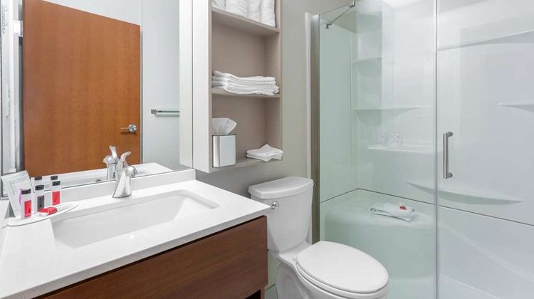 Microtel Inn & Suites Niagara Falls Room
