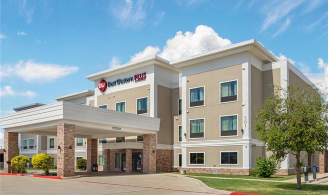 Best Western Plus Bay City Inn & Suites Exterior