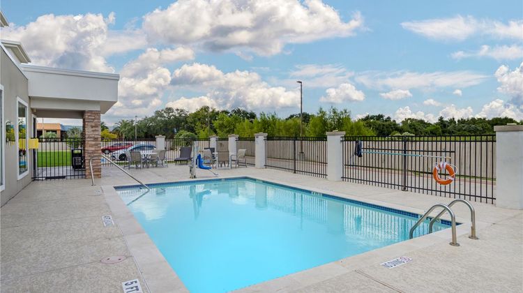 Best Western Plus Bay City Inn & Suites Pool