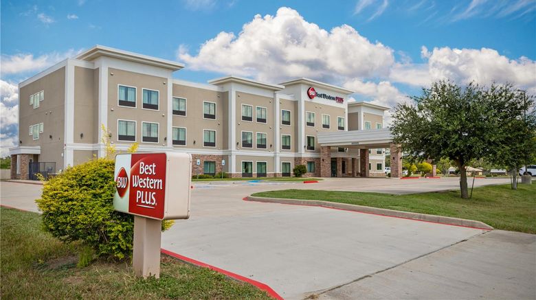 <b>Best Western Plus Bay City Inn & Suites Exterior</b>. Images powered by <a href="https://iceportal.shijigroup.com/" title="IcePortal" target="_blank">IcePortal</a>.