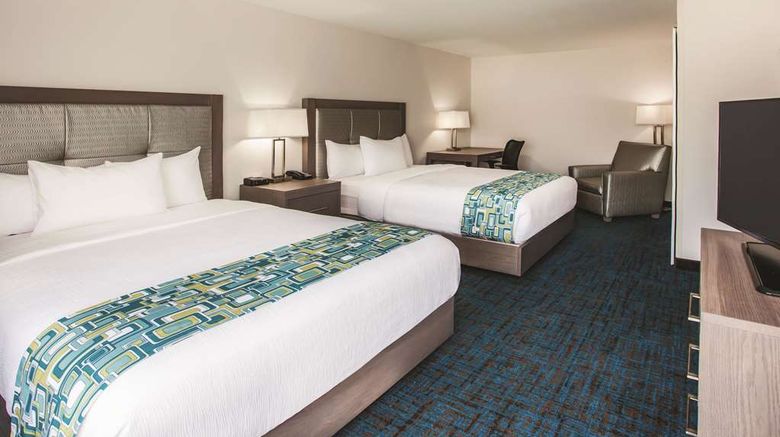 <b>La Quinta Inn & Suites St. Paul Suite</b>. Images powered by <a href="https://iceportal.shijigroup.com/" title="IcePortal" target="_blank">IcePortal</a>.