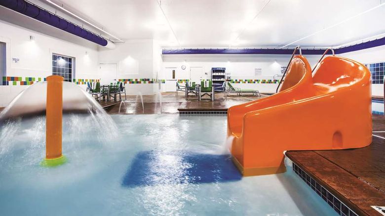 <b>La Quinta Inn & Suites St. Paul Pool</b>. Images powered by <a href="https://iceportal.shijigroup.com/" title="IcePortal" target="_blank">IcePortal</a>.