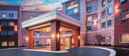 La Quinta Inn & Suites St. Paul Exterior