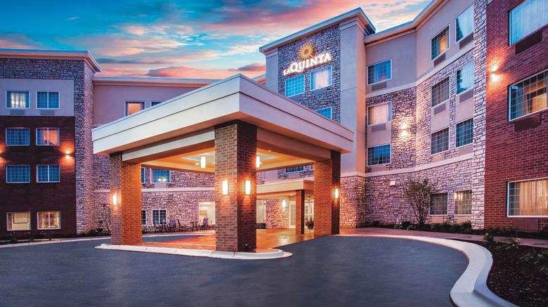 <b>La Quinta Inn & Suites St. Paul Exterior</b>. Images powered by <a href="https://iceportal.shijigroup.com/" title="IcePortal" target="_blank">IcePortal</a>.
