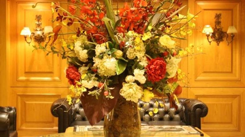 <b>Grand Hotel Lobby</b>. Images powered by <a href="https://iceportal.shijigroup.com/" title="IcePortal" target="_blank">IcePortal</a>.