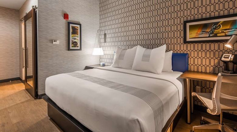 <b>GLo Best Western Brooklyn NYC Room</b>. Images powered by <a href="https://iceportal.shijigroup.com/" title="IcePortal" target="_blank">IcePortal</a>.