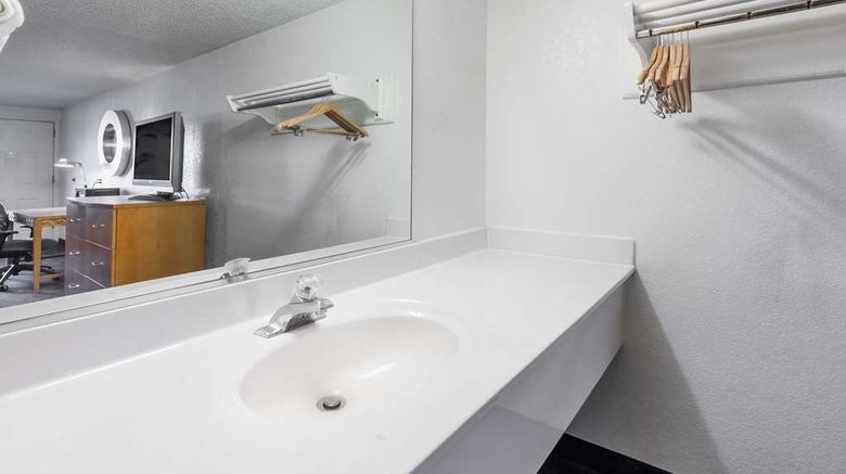 <b>Knights Inn Flint Room</b>. Images powered by <a href="https://iceportal.shijigroup.com/" title="IcePortal" target="_blank">IcePortal</a>.