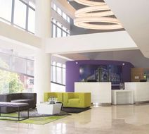 La Quinta by Wyndham Medellin Lobby