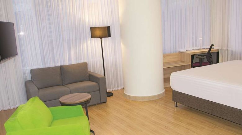 <b>La Quinta by Wyndham Medellin Room</b>. Images powered by <a href="https://iceportal.shijigroup.com/" title="IcePortal" target="_blank">IcePortal</a>.