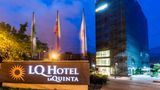 La Quinta by Wyndham Medellin Exterior