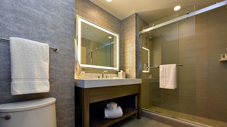 <b>JB Duke Hotel Room</b>. Images powered by <a href="https://iceportal.shijigroup.com/" title="IcePortal" target="_blank">IcePortal</a>.