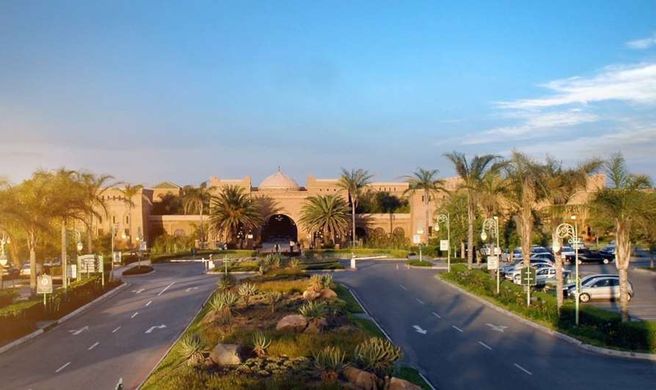Meropa Hotel & Casino Exterior