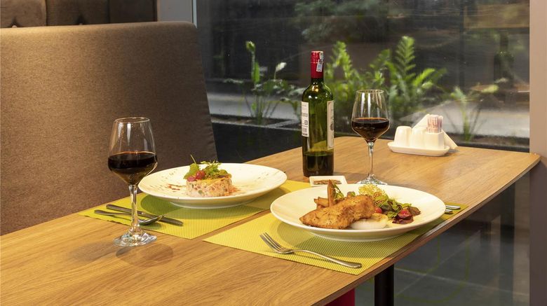 <b>Ibis Saigon Airport Restaurant</b>. Images powered by <a href="https://iceportal.shijigroup.com/" title="IcePortal" target="_blank">IcePortal</a>.