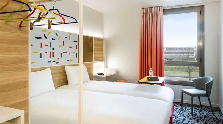 Ibis Styles de Versailles Guyancourt Room