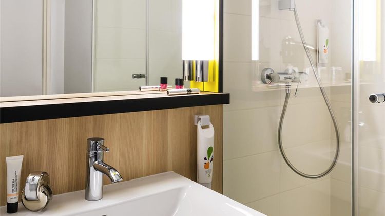 Ibis Styles de Versailles Guyancourt Room