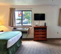 Days Inn & Suites Traverse City Room