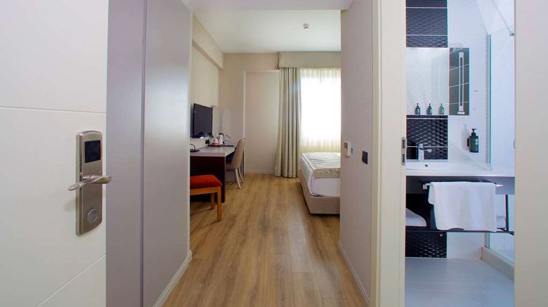 <b>Ramada Soma Room</b>. Images powered by <a href="https://iceportal.shijigroup.com/" title="IcePortal" target="_blank">IcePortal</a>.