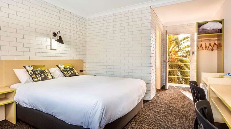 Boomerang Hotel Room