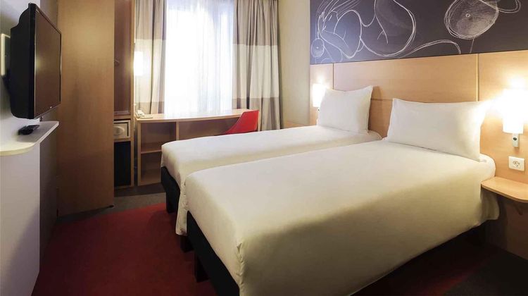 Ibis Yerevan Center Room