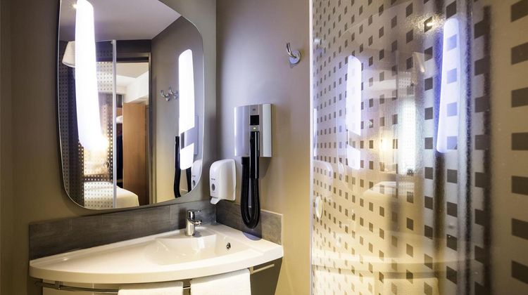 Ibis Yerevan Center Room