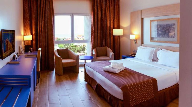 Golden Tulip Le Diplomate Cotonou Room