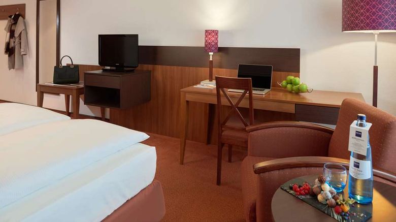 <b>Dorint Hotel am Dom Erfurt Room</b>. Images powered by <a href="https://iceportal.shijigroup.com/" title="IcePortal" target="_blank">IcePortal</a>.