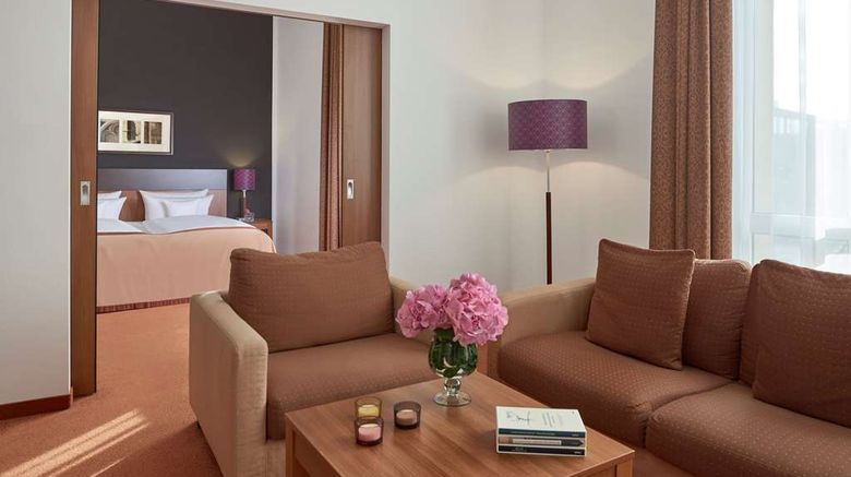 <b>Dorint Hotel am Dom Erfurt Suite</b>. Images powered by <a href="https://iceportal.shijigroup.com/" title="IcePortal" target="_blank">IcePortal</a>.