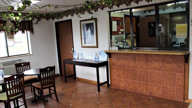 <b>Knights Inn Albany Lobby</b>. Images powered by <a href="https://iceportal.shijigroup.com/" title="IcePortal" target="_blank">IcePortal</a>.