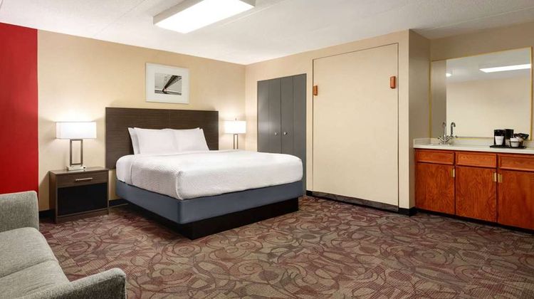 Ramada Alpena Suite
