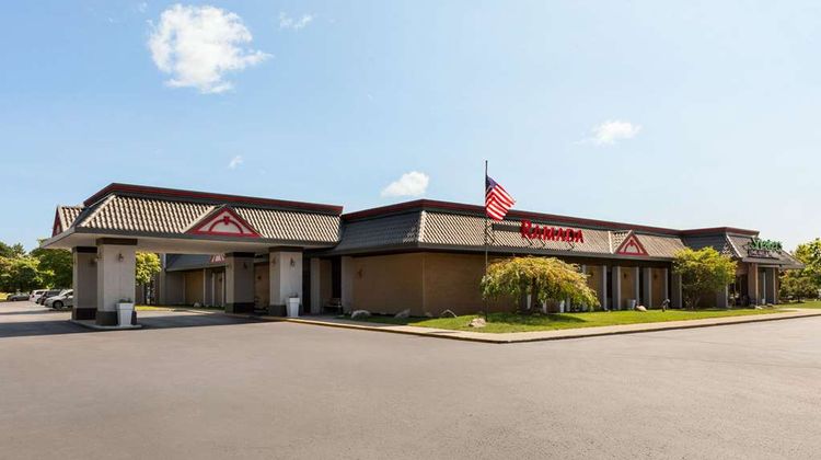 Ramada Alpena Exterior
