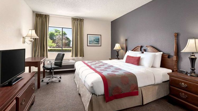 Ramada by Wyndham Arcata Room