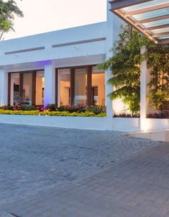 Almar Resort
