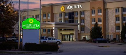 La Quinta Inn & Suites Effingham Exterior