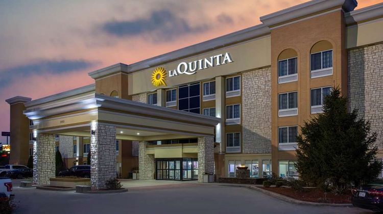 La Quinta Inn & Suites Effingham Exterior