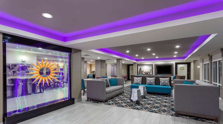 La Quinta Inn & Suites Effingham Lobby