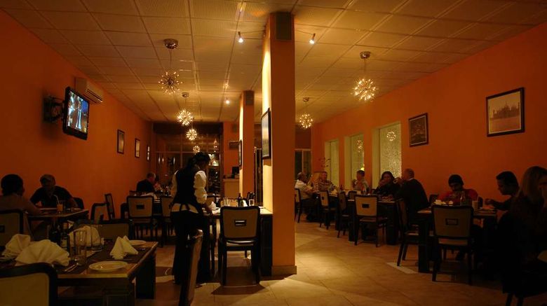 <b>Dreamliner Hotel Restaurant</b>. Images powered by <a href="https://iceportal.shijigroup.com/" title="IcePortal" target="_blank">IcePortal</a>.