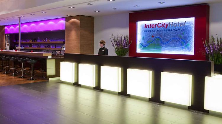 IntercityHotel Berlin Hauptbahnhof Lobby