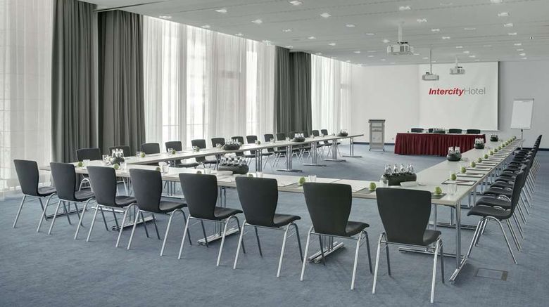 <b>IntercityHotel Berlin Hauptbahnhof Meeting</b>. Images powered by <a href="https://iceportal.shijigroup.com/" title="IcePortal" target="_blank">IcePortal</a>.