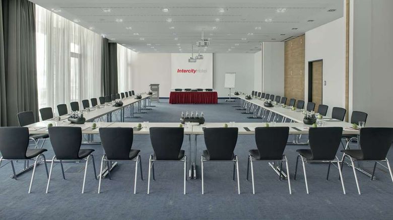 <b>IntercityHotel Berlin Hauptbahnhof Meeting</b>. Images powered by <a href="https://iceportal.shijigroup.com/" title="IcePortal" target="_blank">IcePortal</a>.