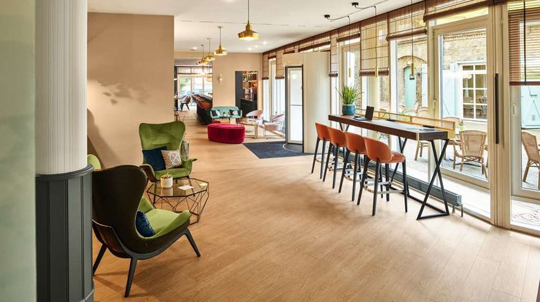 <b>MAXX Hotel Sanssouci Potsdam Lobby</b>. Images powered by <a href="https://iceportal.shijigroup.com/" title="IcePortal" target="_blank">IcePortal</a>.