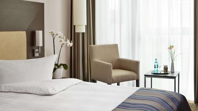 <b>IntercityHotel Bonn Room</b>. Images powered by <a href="https://iceportal.shijigroup.com/" title="IcePortal" target="_blank">IcePortal</a>.