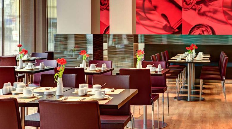 <b>IntercityHotel Bonn Restaurant</b>. Images powered by <a href="https://iceportal.shijigroup.com/" title="IcePortal" target="_blank">IcePortal</a>.
