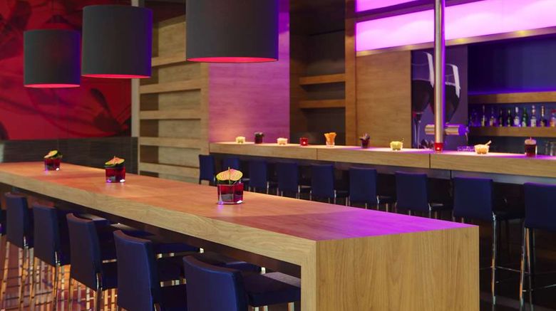 <b>IntercityHotel Bonn Restaurant</b>. Images powered by <a href="https://iceportal.shijigroup.com/" title="IcePortal" target="_blank">IcePortal</a>.