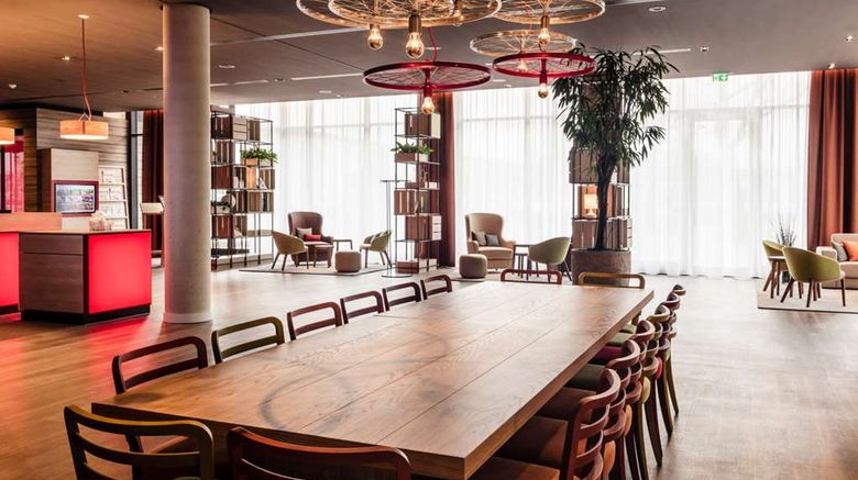 <b>IntercityHotel Braunschweig Restaurant</b>. Images powered by <a href="https://iceportal.shijigroup.com/" title="IcePortal" target="_blank">IcePortal</a>.