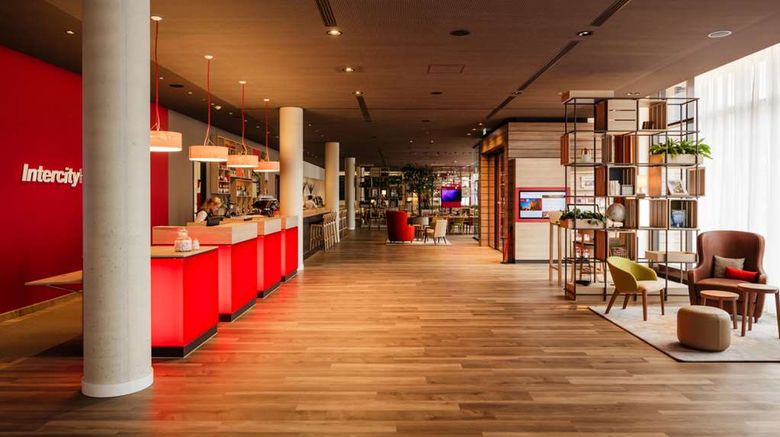 <b>IntercityHotel Braunschweig Lobby</b>. Images powered by <a href="https://iceportal.shijigroup.com/" title="IcePortal" target="_blank">IcePortal</a>.